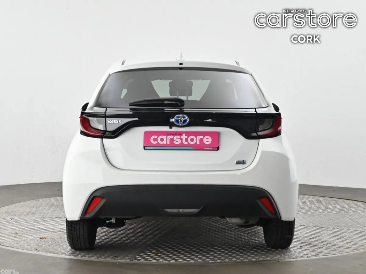 Toyota Yaris Hatchback, Petrol Hybrid, 2023, White