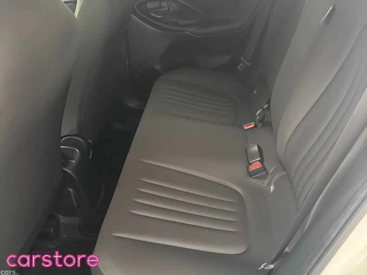 Toyota Yaris Hatchback, Petrol Hybrid, 2023, White