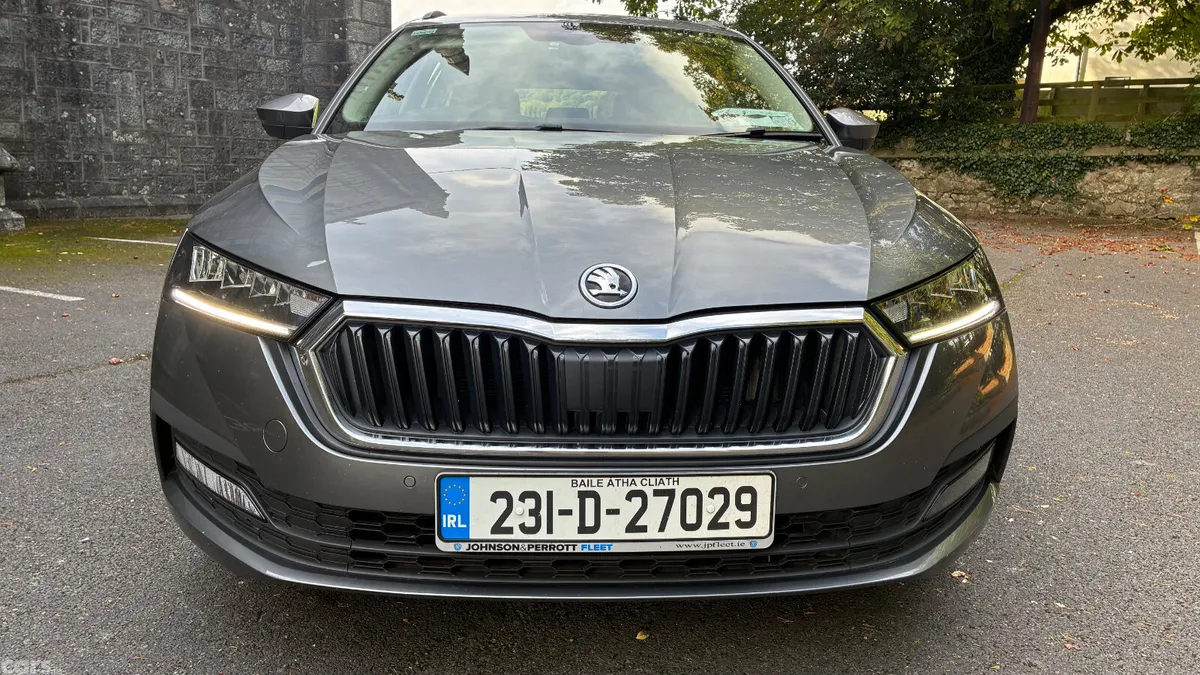 Skoda Octavia Estate, Diesel, 2023, Grey