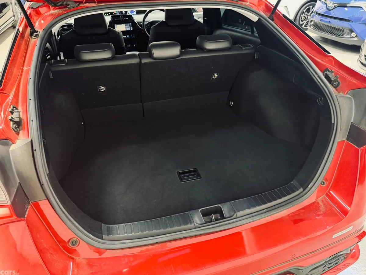 Toyota Prius Saloon, Petrol Hybrid, 2019, Red