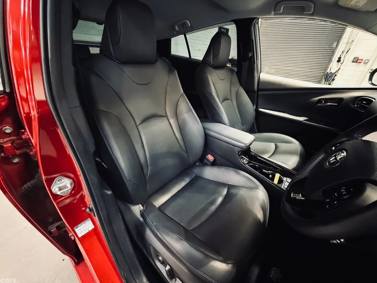Toyota Prius Saloon, Petrol Hybrid, 2019, Red