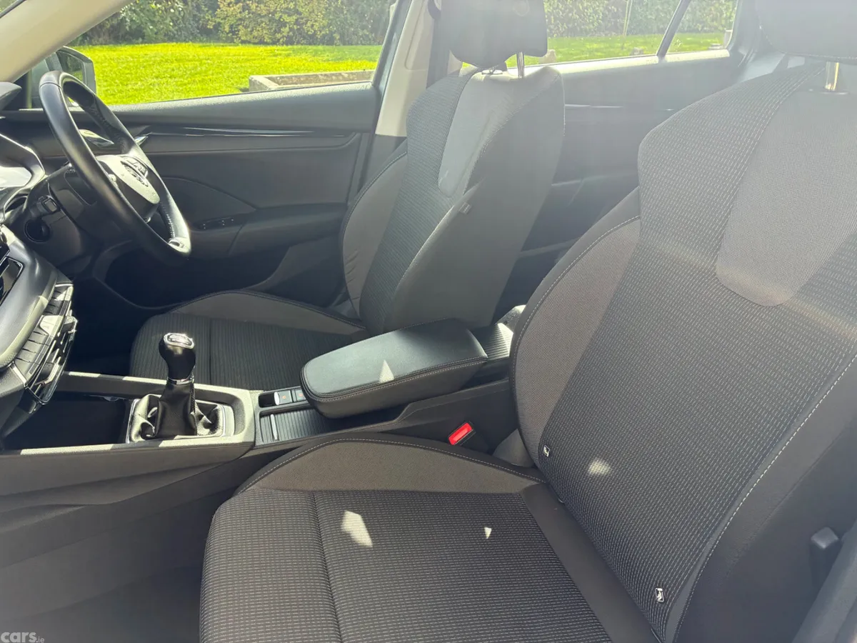 Skoda Octavia Estate, Diesel, 2023, Grey