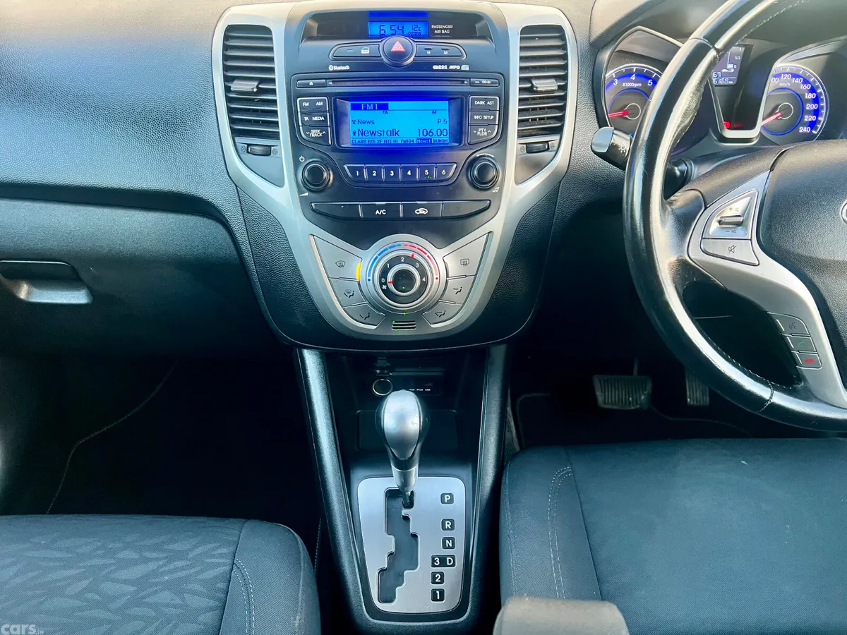Hyundai ix20 MPV, Petrol, 2015, Silver