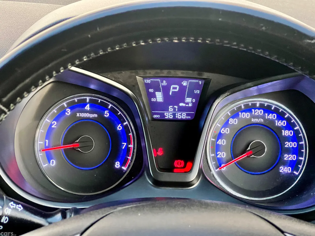Hyundai ix20 MPV, Petrol, 2015, Silver