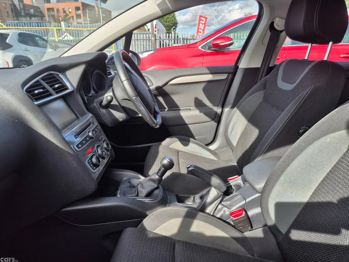 Citroen C4 Hatchback, Petrol, 2017, Black