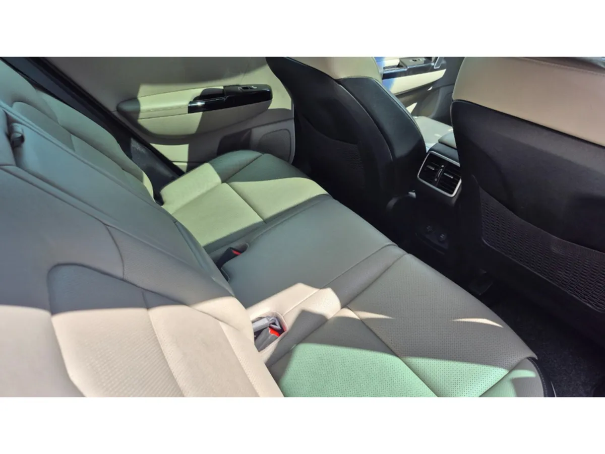 Kia Sportage SUV, Diesel Hybrid, 2020, Red
