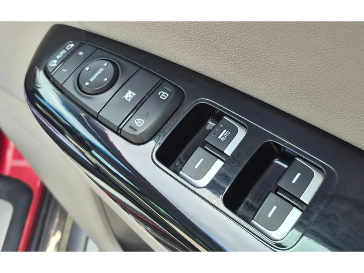 Kia Sportage SUV, Diesel Hybrid, 2020, Red