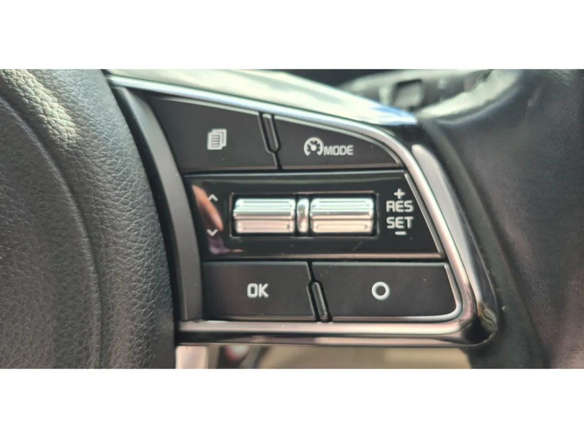 Kia Sportage SUV, Diesel Hybrid, 2020, Red