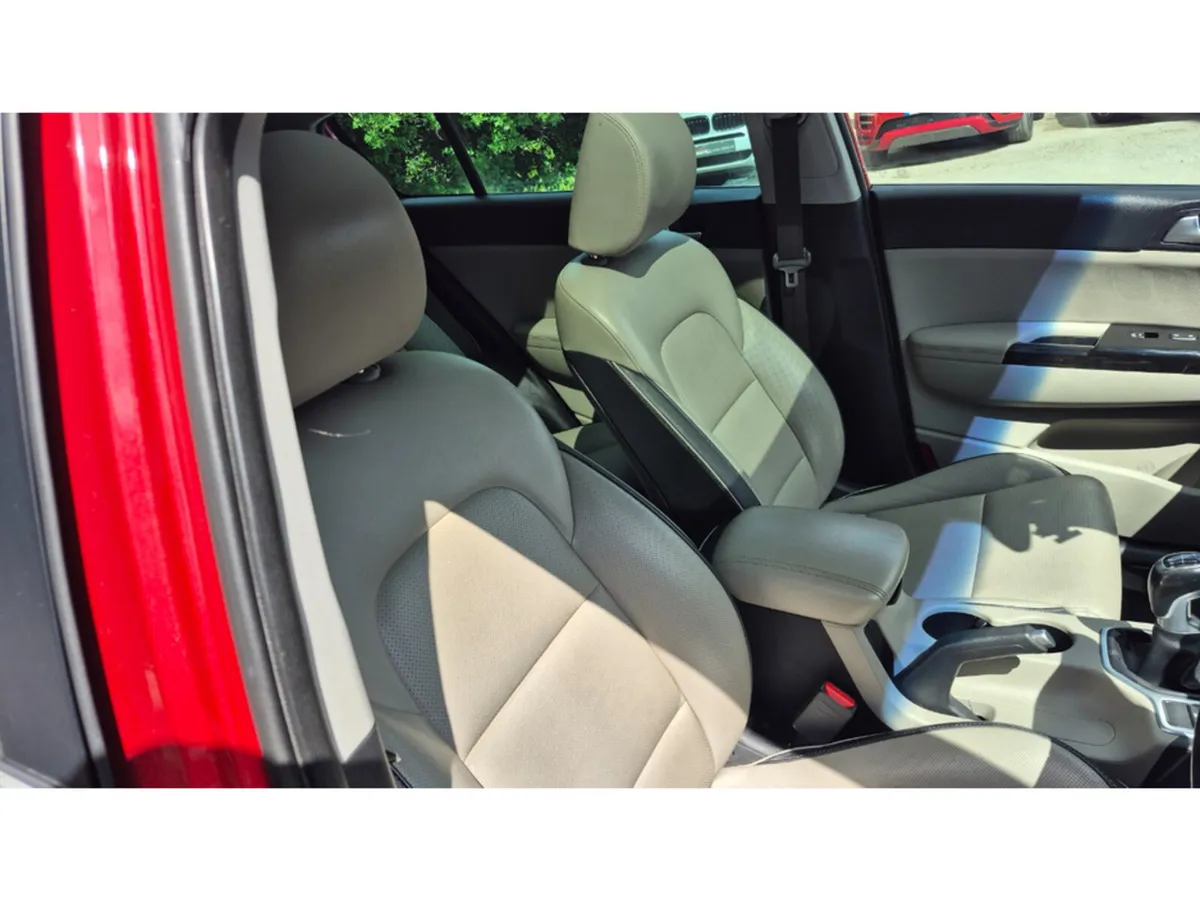 Kia Sportage SUV, Diesel Hybrid, 2020, Red