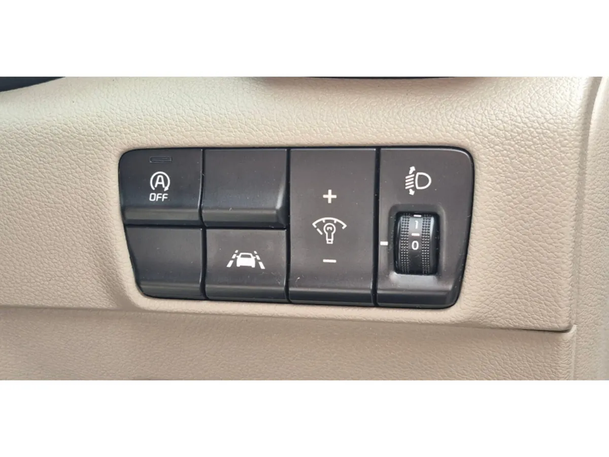 Kia Sportage SUV, Diesel Hybrid, 2020, Red