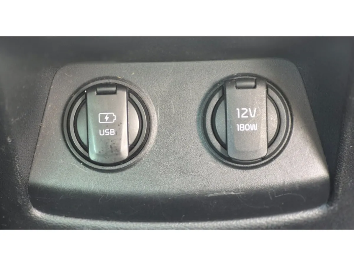 Kia Sportage SUV, Diesel Hybrid, 2020, Red