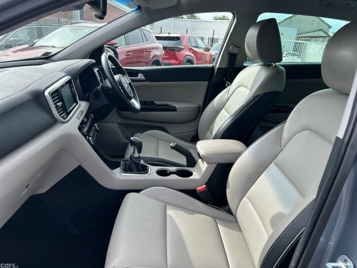 Kia Sportage MPV, Diesel, 2019, Grey