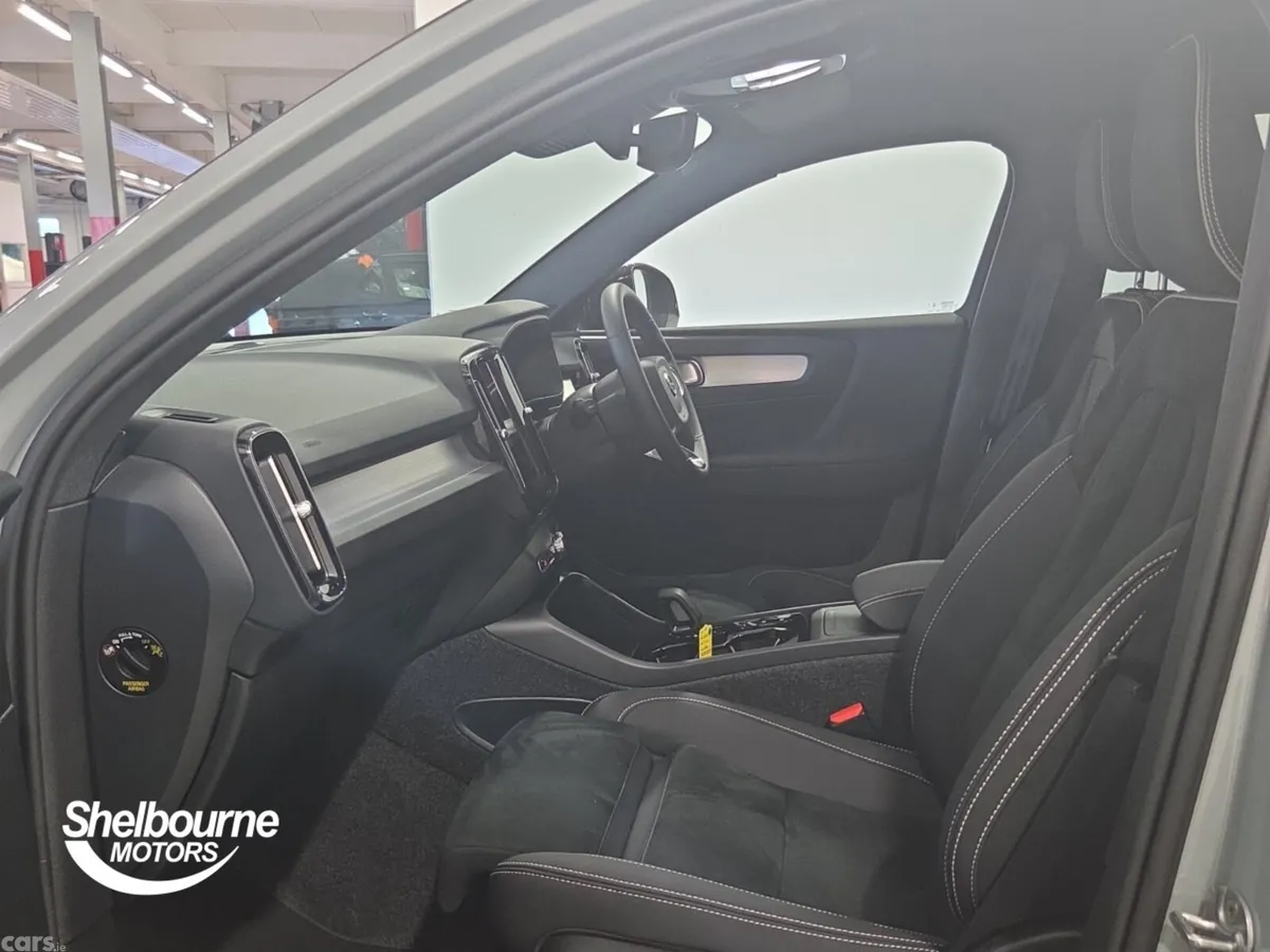 Volvo XC40 SUV, Petrol, 2025, Grey