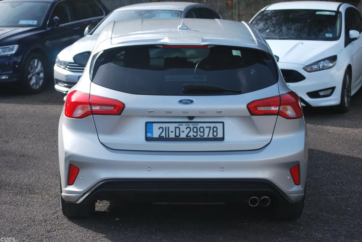 Ford Focus Hatchback, Diesel, 2021, Grey