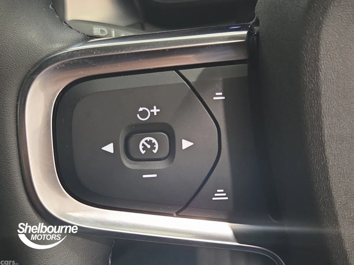 Volvo XC40 SUV, Petrol, 2025, Grey