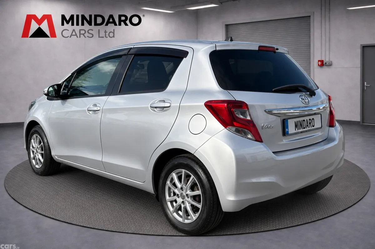 Toyota Yaris Hatchback, Petrol, 2016, Silver