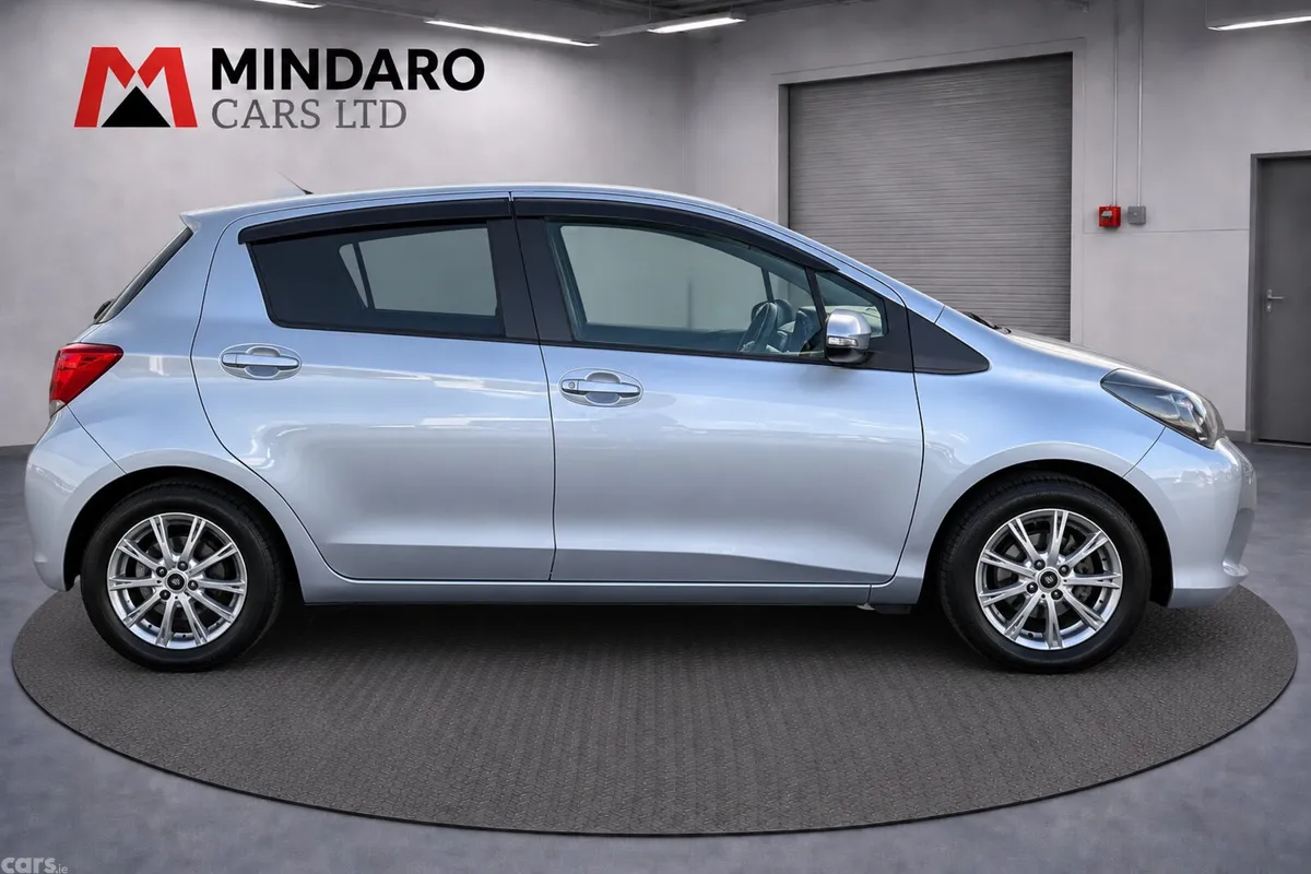 Toyota Yaris Hatchback, Petrol, 2016, Silver