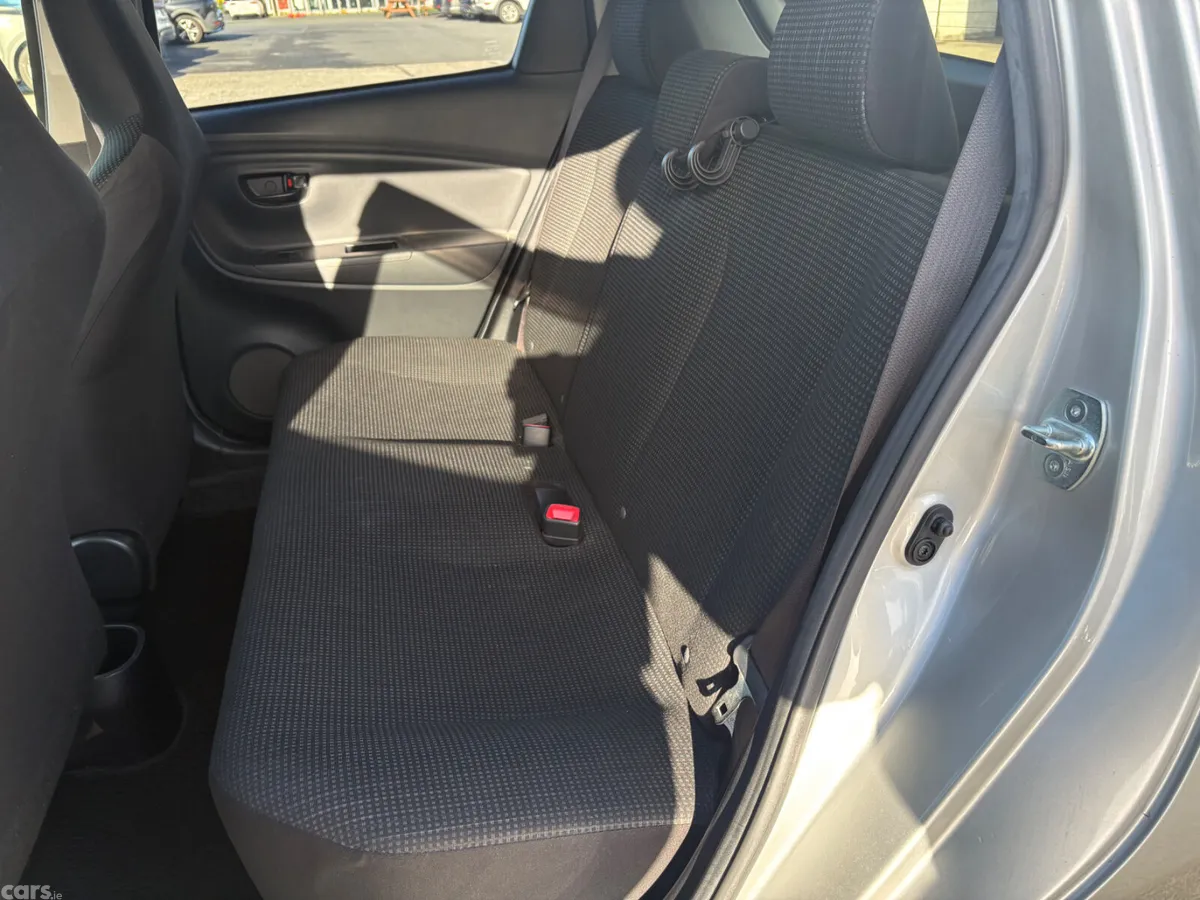 Toyota Yaris Hatchback, Petrol, 2016, Silver