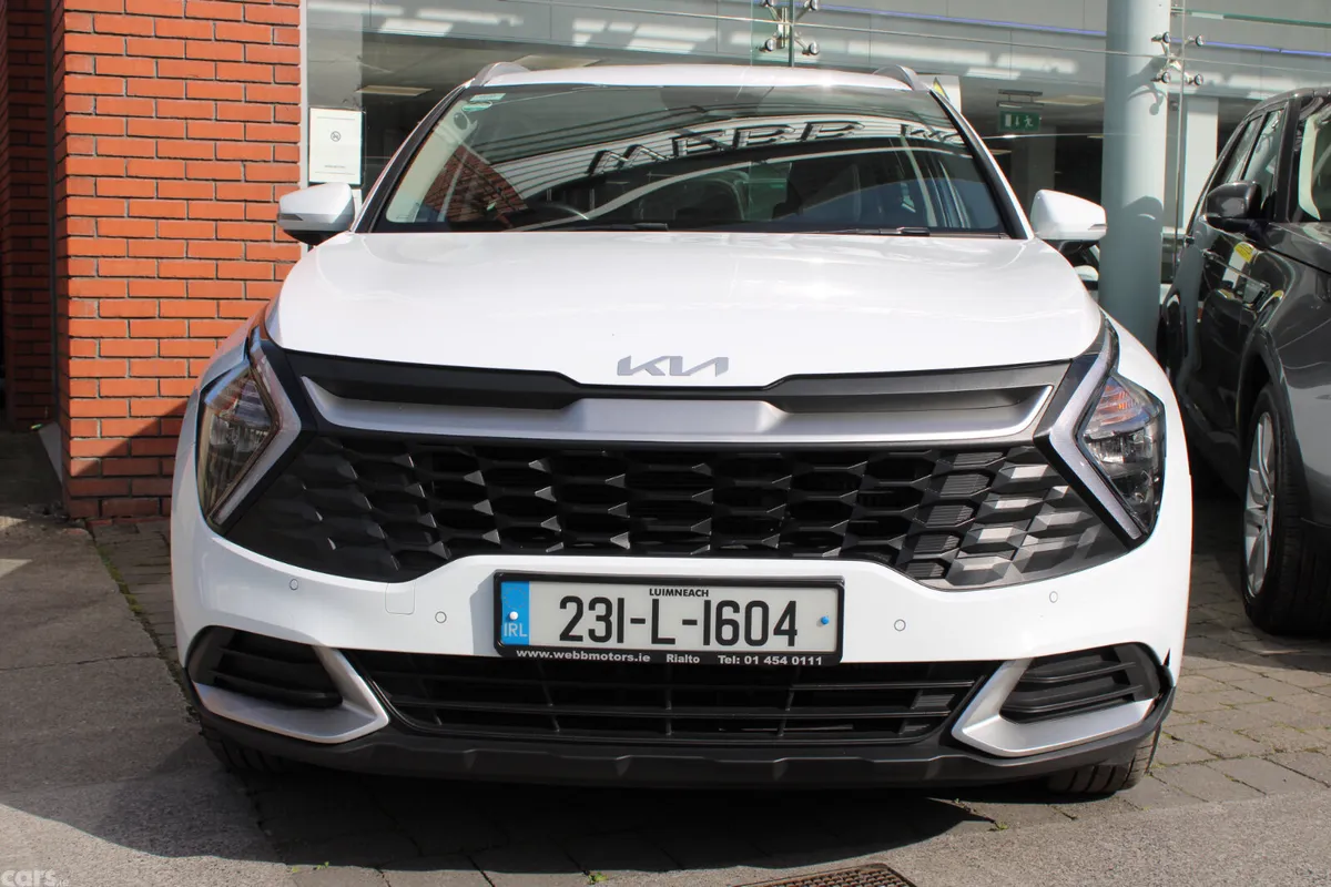 Kia Sportage SUV, Diesel Hybrid, 2023, White