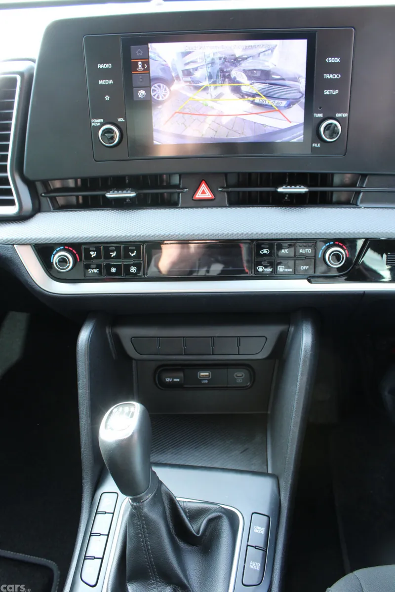 Kia Sportage SUV, Diesel Hybrid, 2023, White