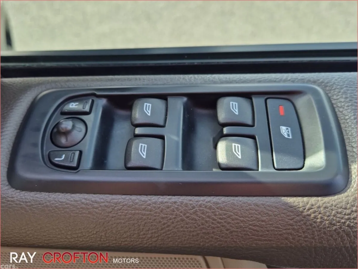Land Rover Discovery SUV, Diesel, 2014, Black