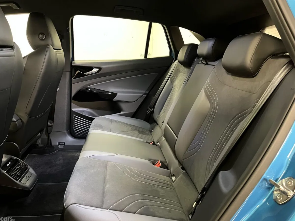 Volkswagen ID.4 SUV, Electric, 2025, Blue