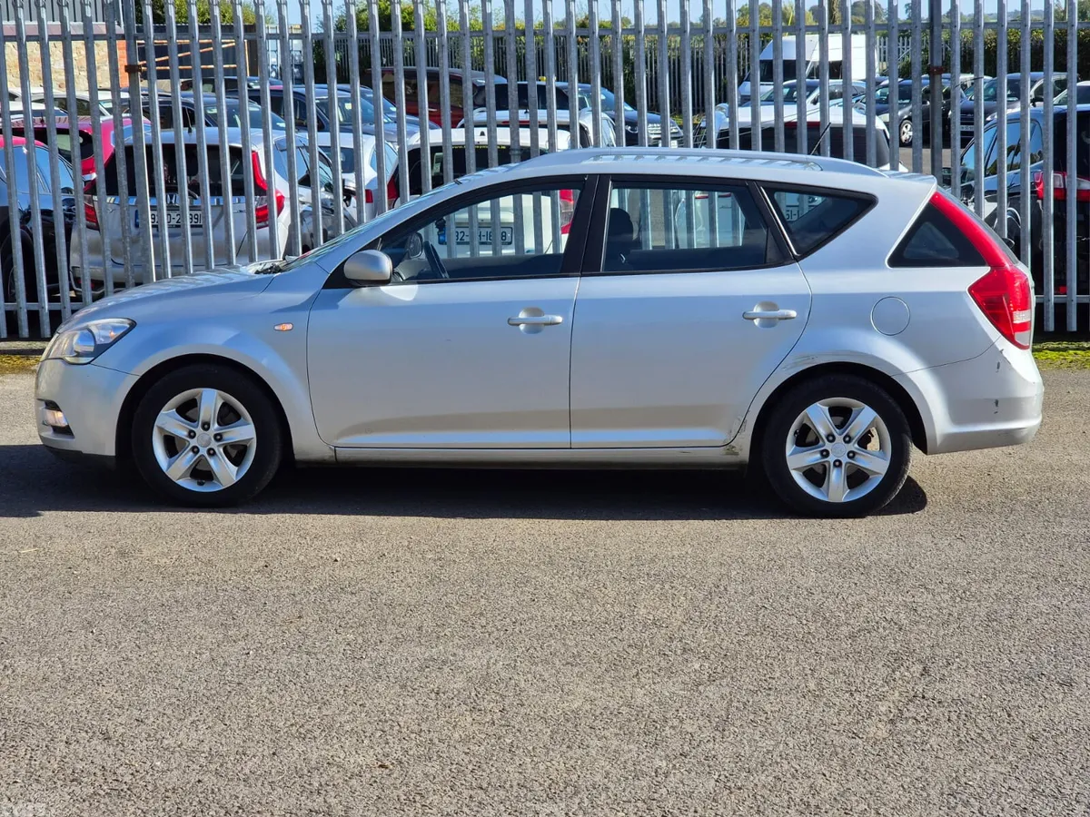 Kia Ceed Estate, Diesel, 2011, Silver