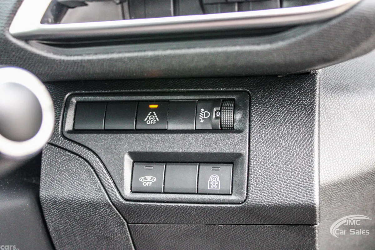 Peugeot 5008 MPV, Diesel, 2022, Black