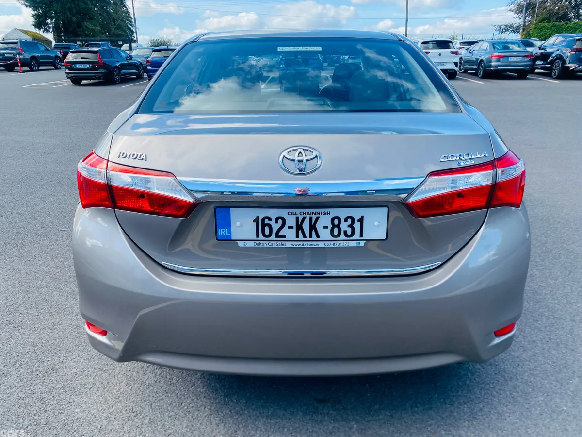 Toyota Corolla Saloon, Diesel, 2016, Beige