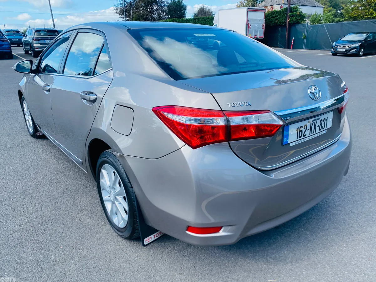 Toyota Corolla Saloon, Diesel, 2016, Beige