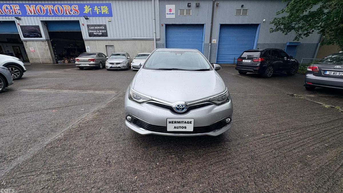 Toyota Auris Hatchback, Petrol Hybrid, 2016, Silver
