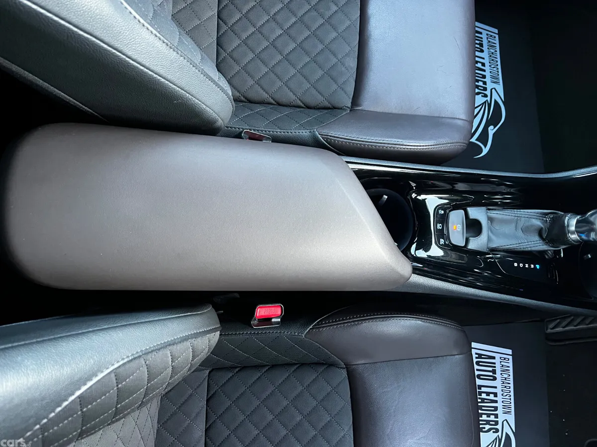 Toyota C-HR SUV, Petrol Hybrid, 2018, Grey
