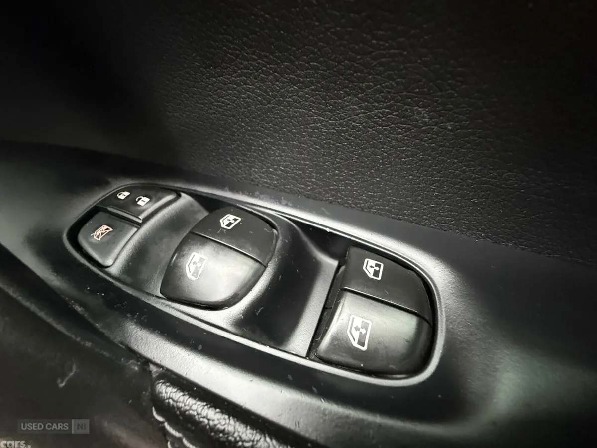 Nissan Qashqai SUV, Diesel, 2019, Silver