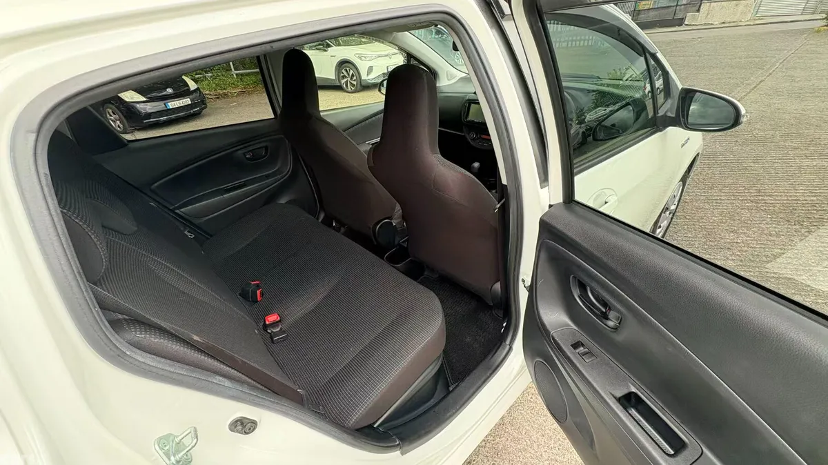 Toyota Vitz Hatchback, Petrol Hybrid, 2017, White