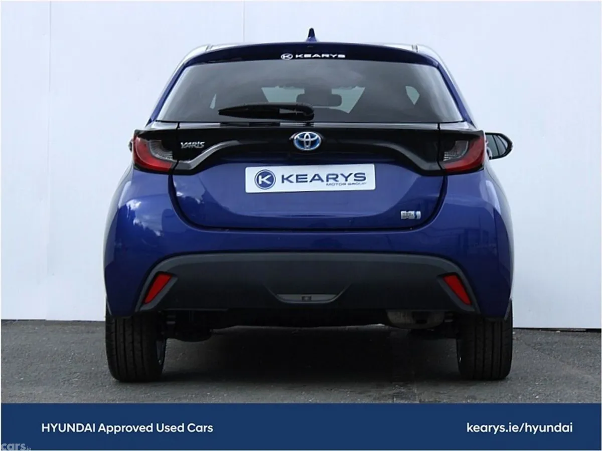 Toyota Yaris Hatchback, Petrol Hybrid, 2021, Blue