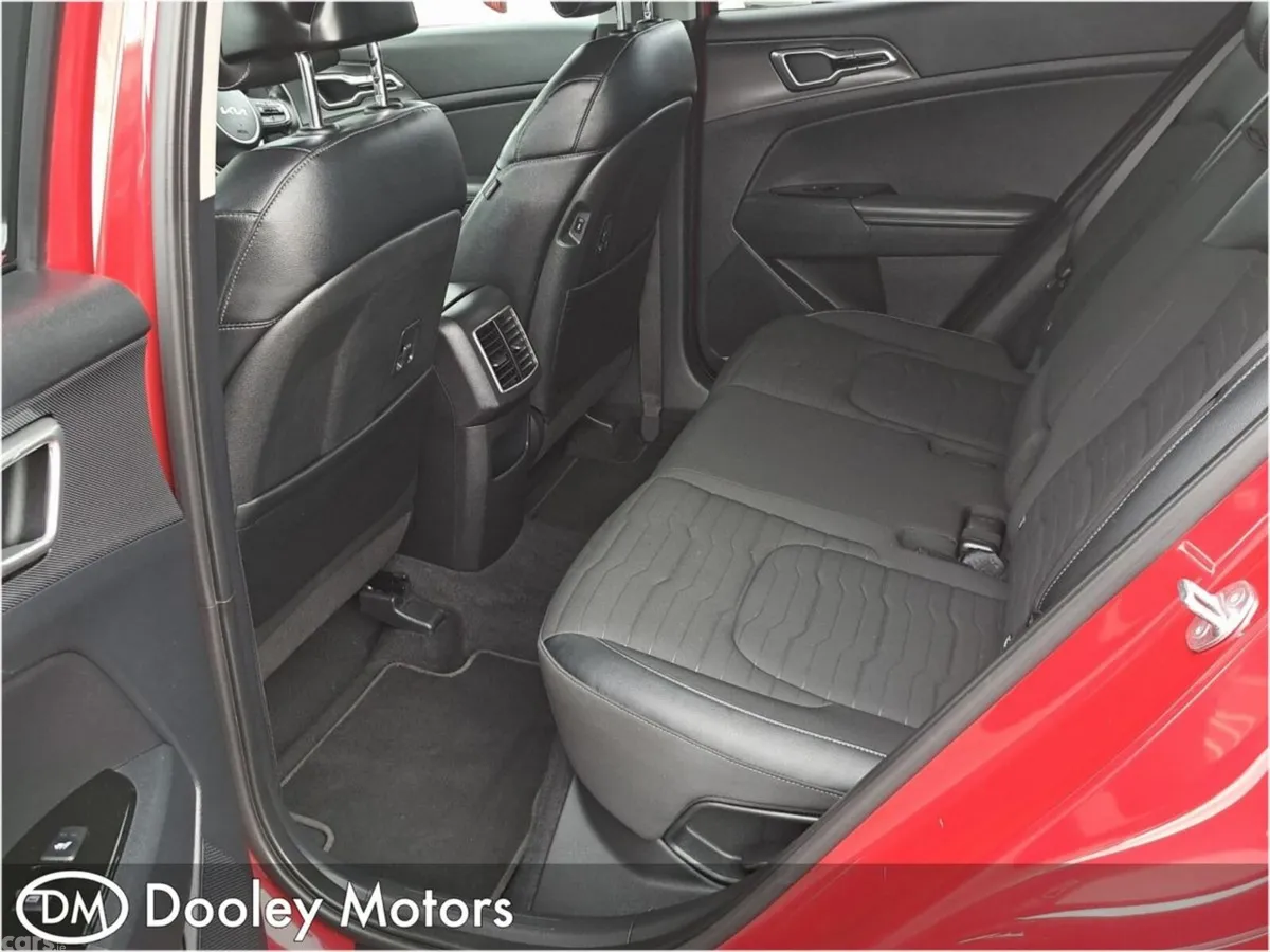 Kia Sportage SUV, Diesel Hybrid, 2023, Red