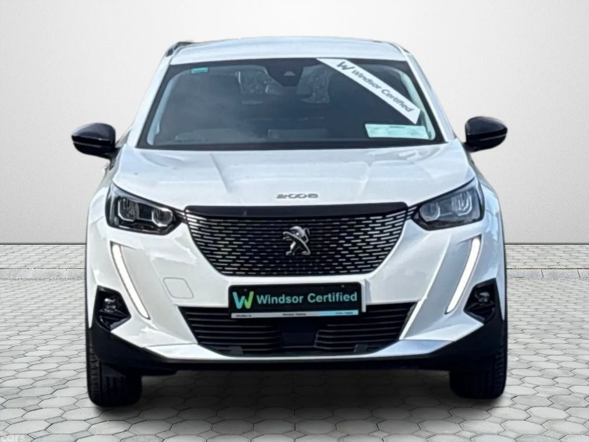 Peugeot 2008 MPV, Petrol, 2022, White