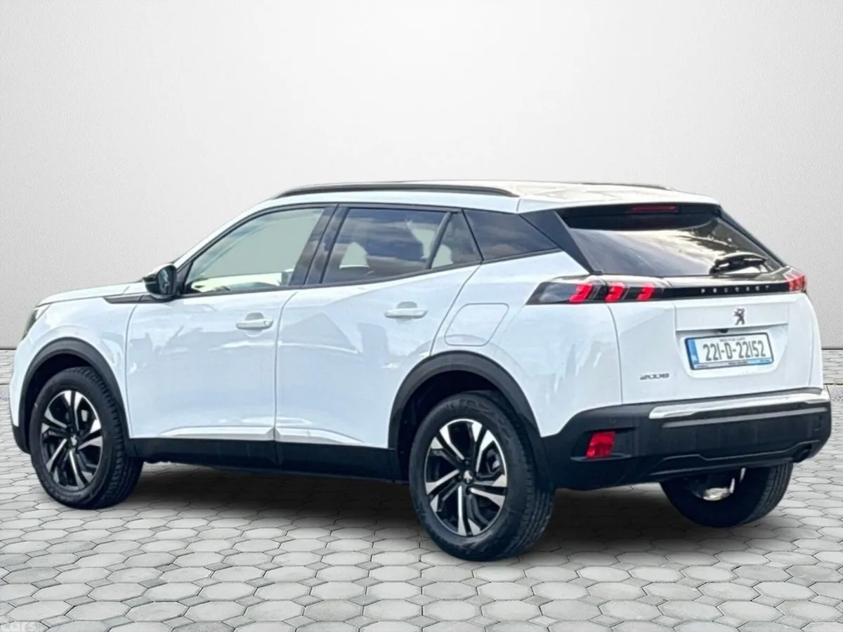 Peugeot 2008 MPV, Petrol, 2022, White