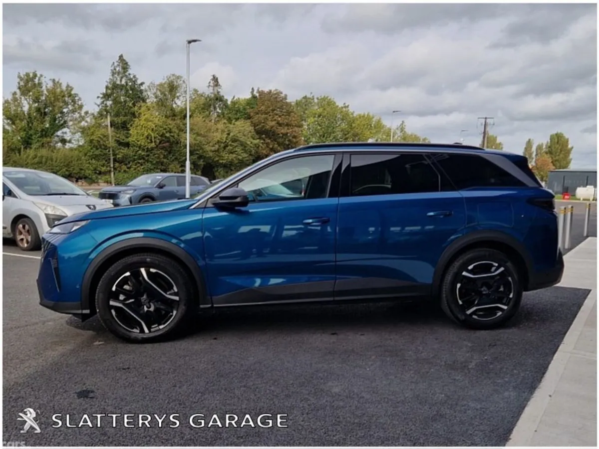 Peugeot 5008 SUV, Electric, 2025, Blue