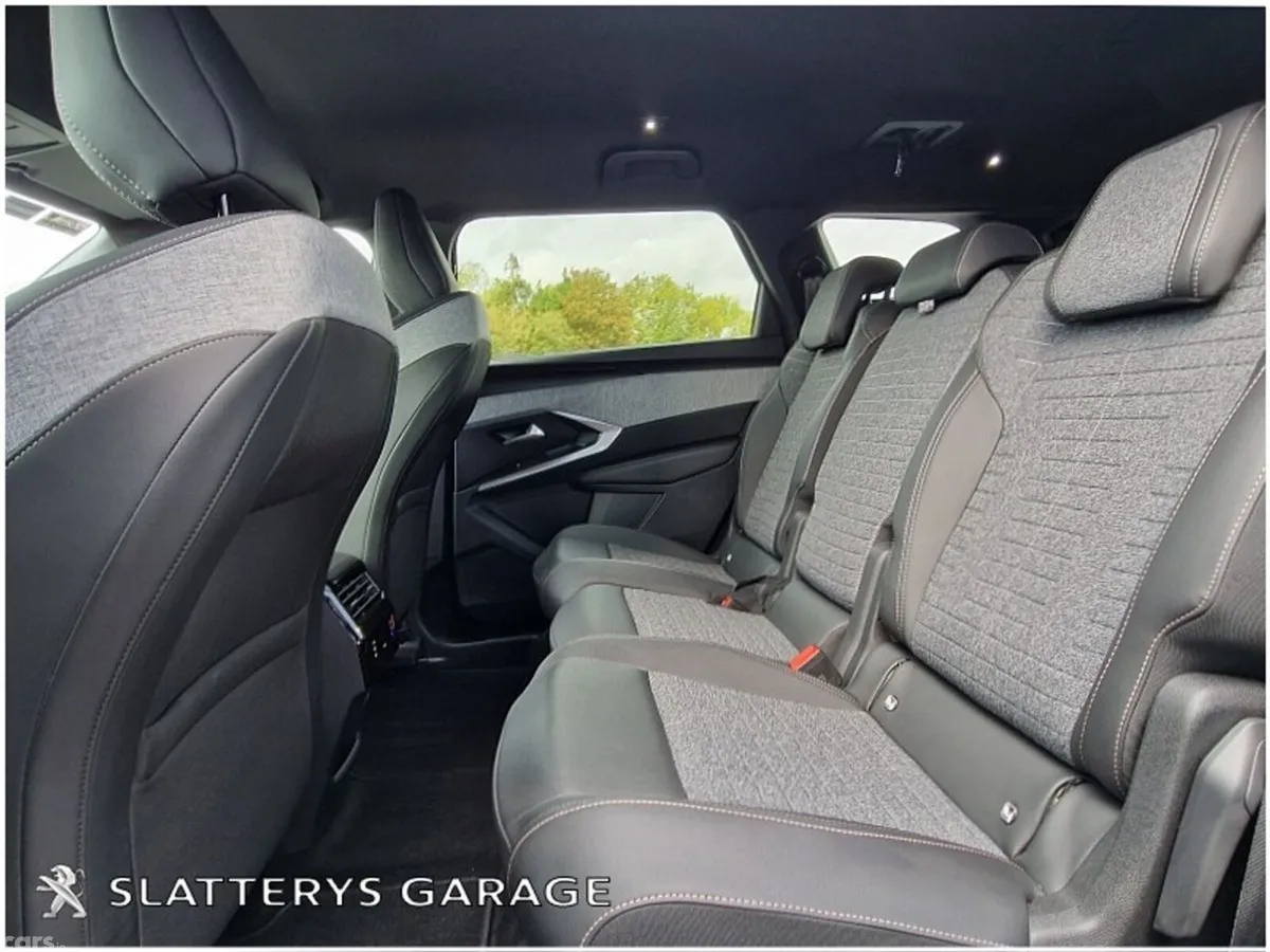 Peugeot 5008 SUV, Electric, 2025, Blue