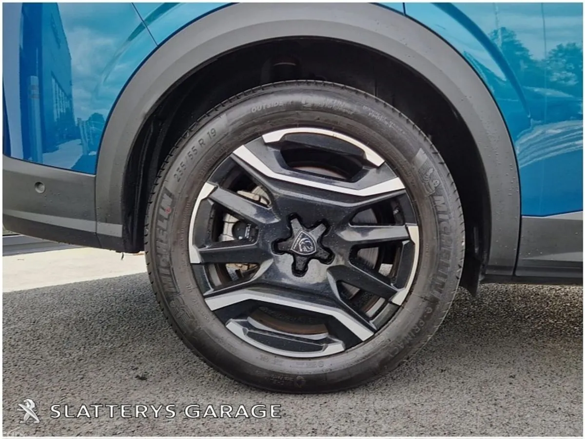 Peugeot 5008 SUV, Electric, 2025, Blue