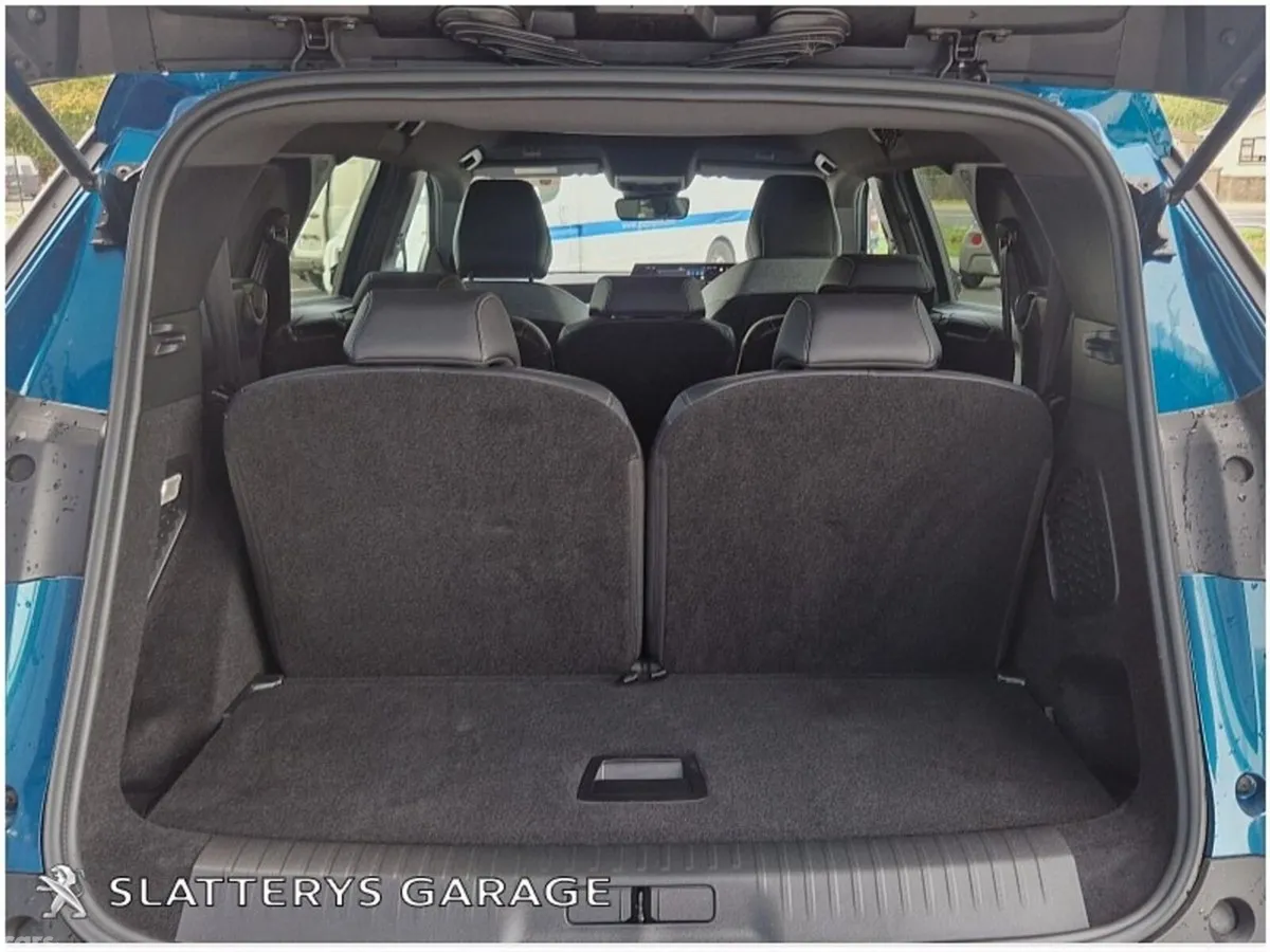 Peugeot 5008 SUV, Electric, 2025, Blue