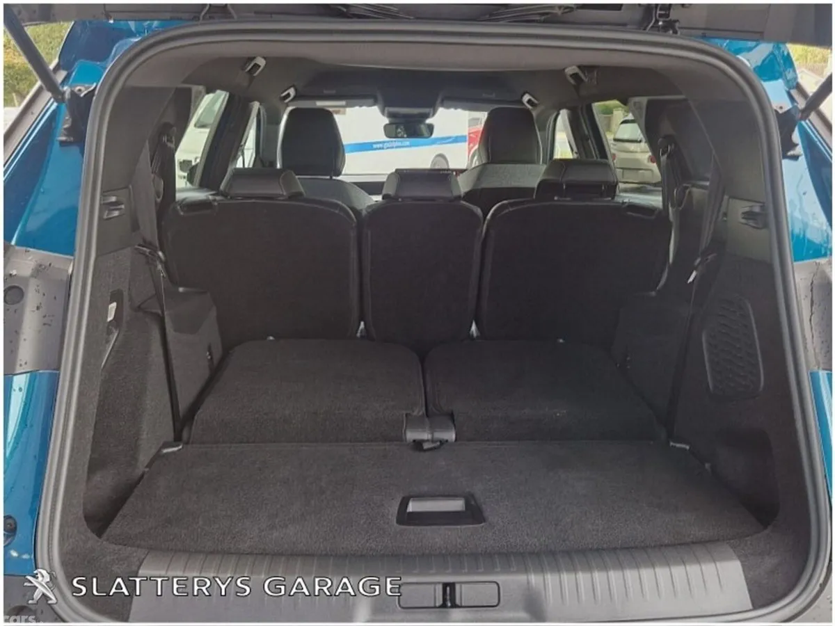 Peugeot 5008 SUV, Electric, 2025, Blue