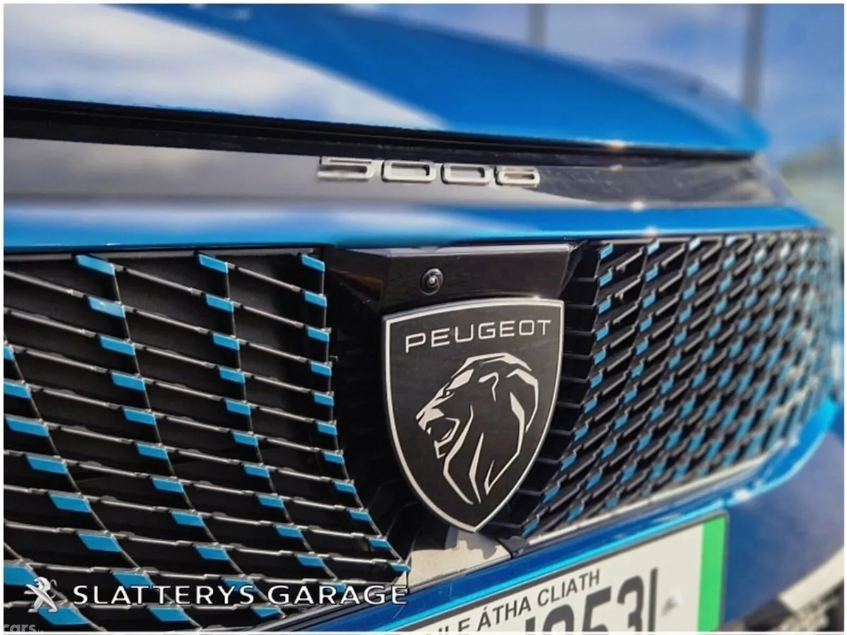Peugeot 5008 SUV, Electric, 2025, Blue