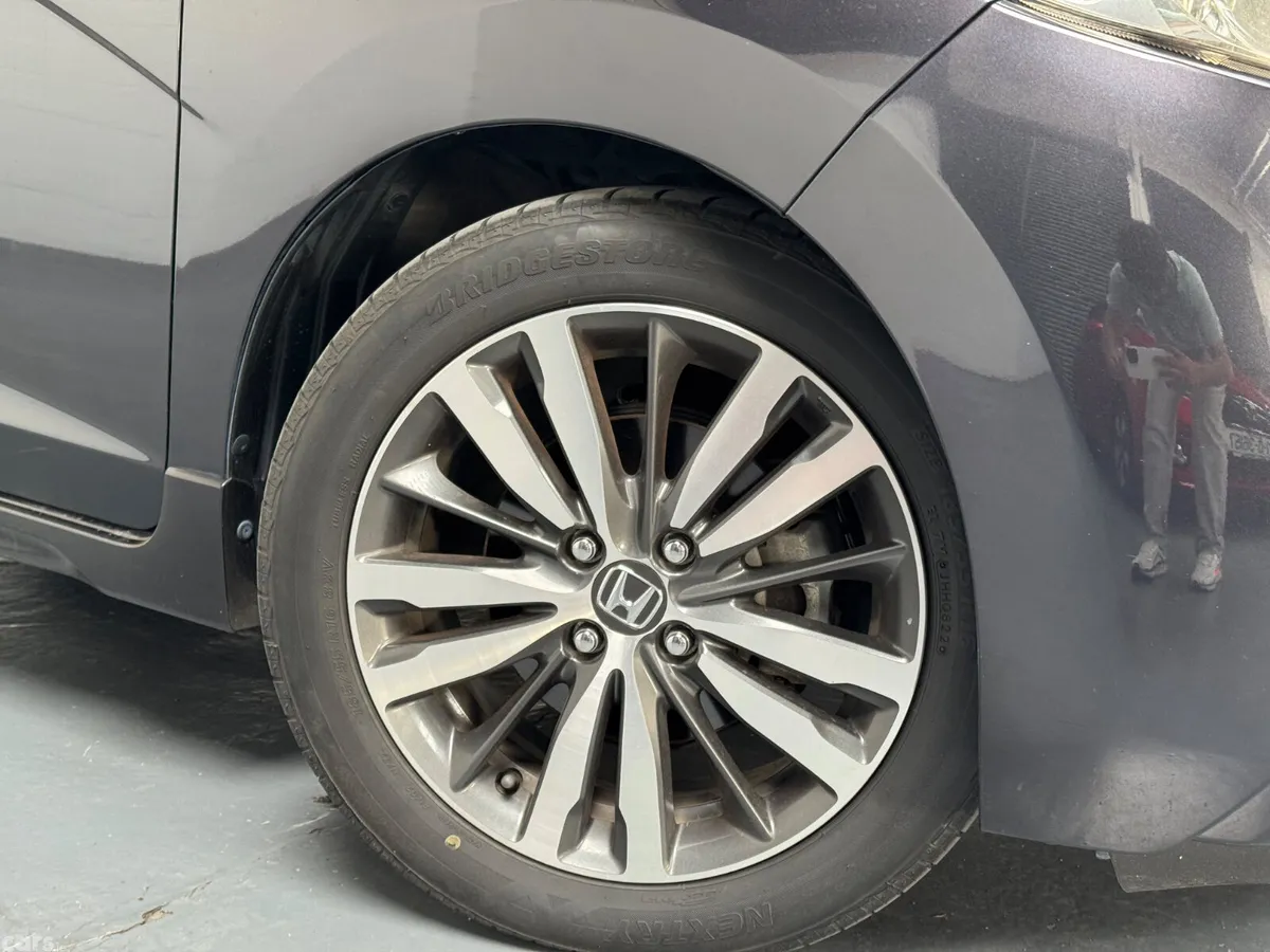 Honda Fit Hatchback, Petrol Hybrid, 2017, Grey