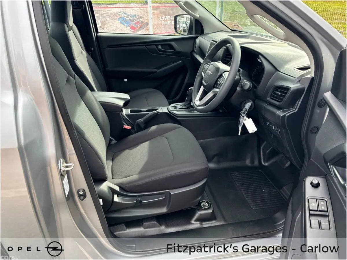 Isuzu D-Max Pick Up, Diesel, 2027, Grey