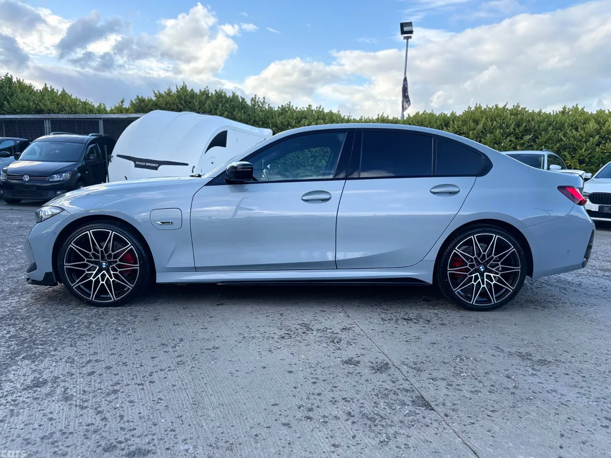 BMW 3-Series Saloon, Petrol Hybrid, 2023, Grey