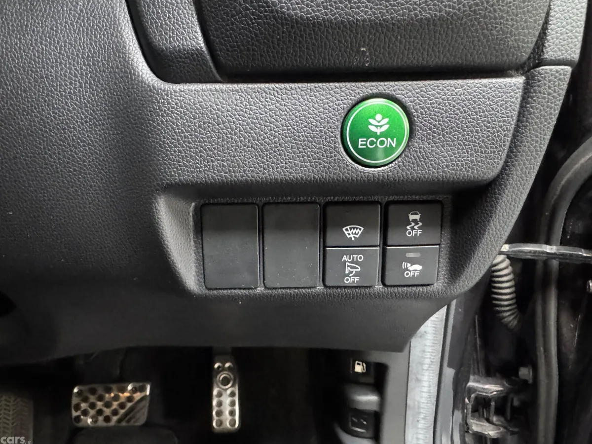 Honda Fit Hatchback, Petrol Hybrid, 2014, White