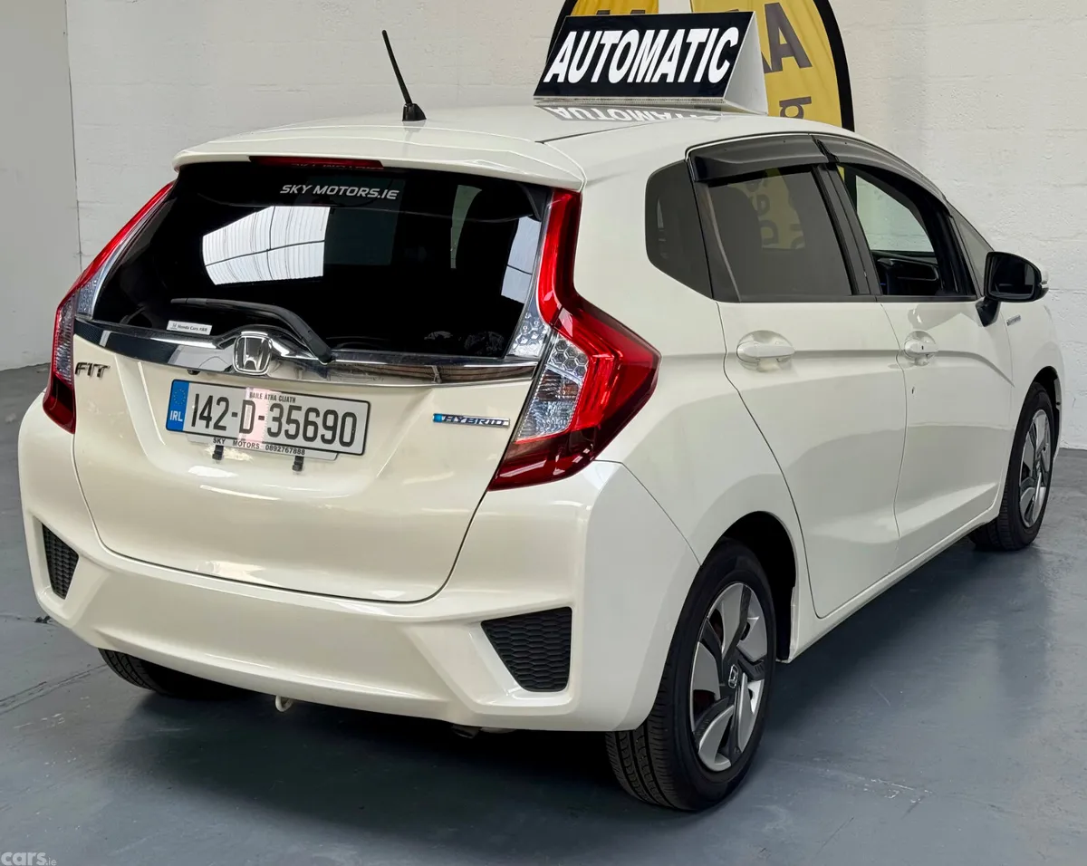 Honda Fit Hatchback, Petrol Hybrid, 2014, White