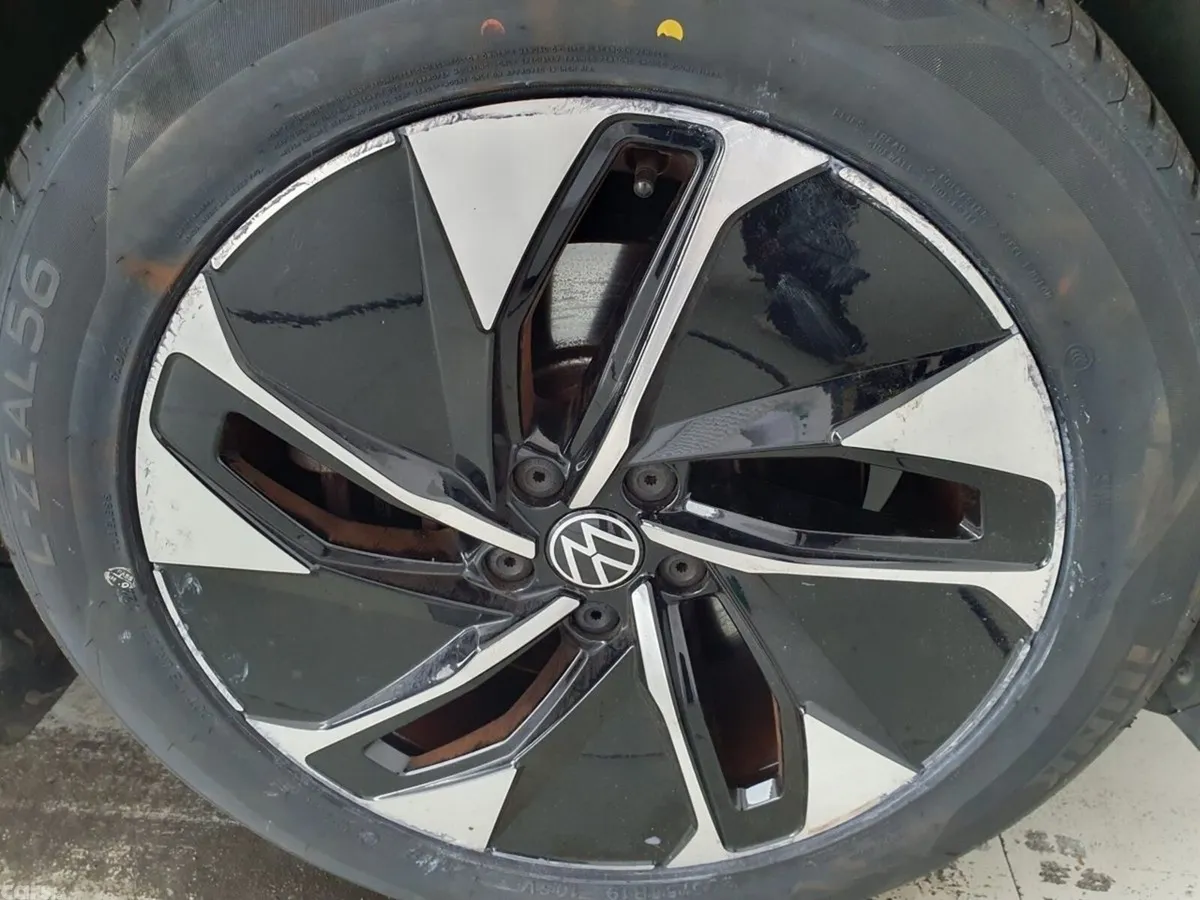 Volkswagen ID.4 Estate, Electric, 2023, Black